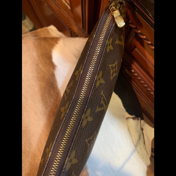 ❌❌SOLD❌❌ 💙AUTH💯LV POCHETTE SOLD OUT@LV FAB💙 - Picture 12 of 14